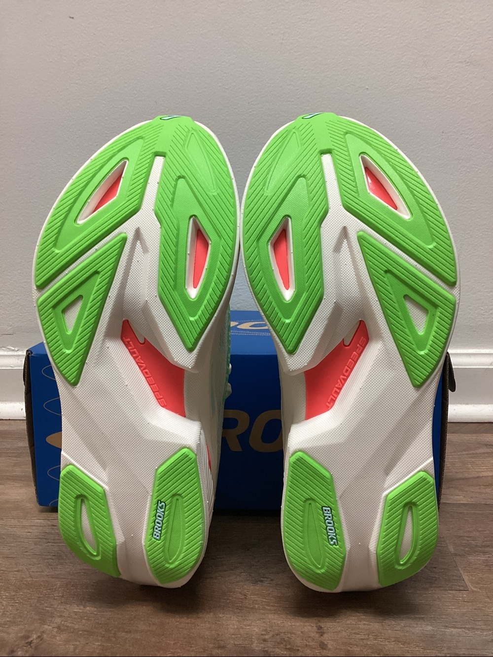 Men’s Brooks Hyperion Max 3 - Picture 4 of 5